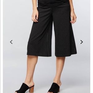 Maternity Wide-Leg Crop